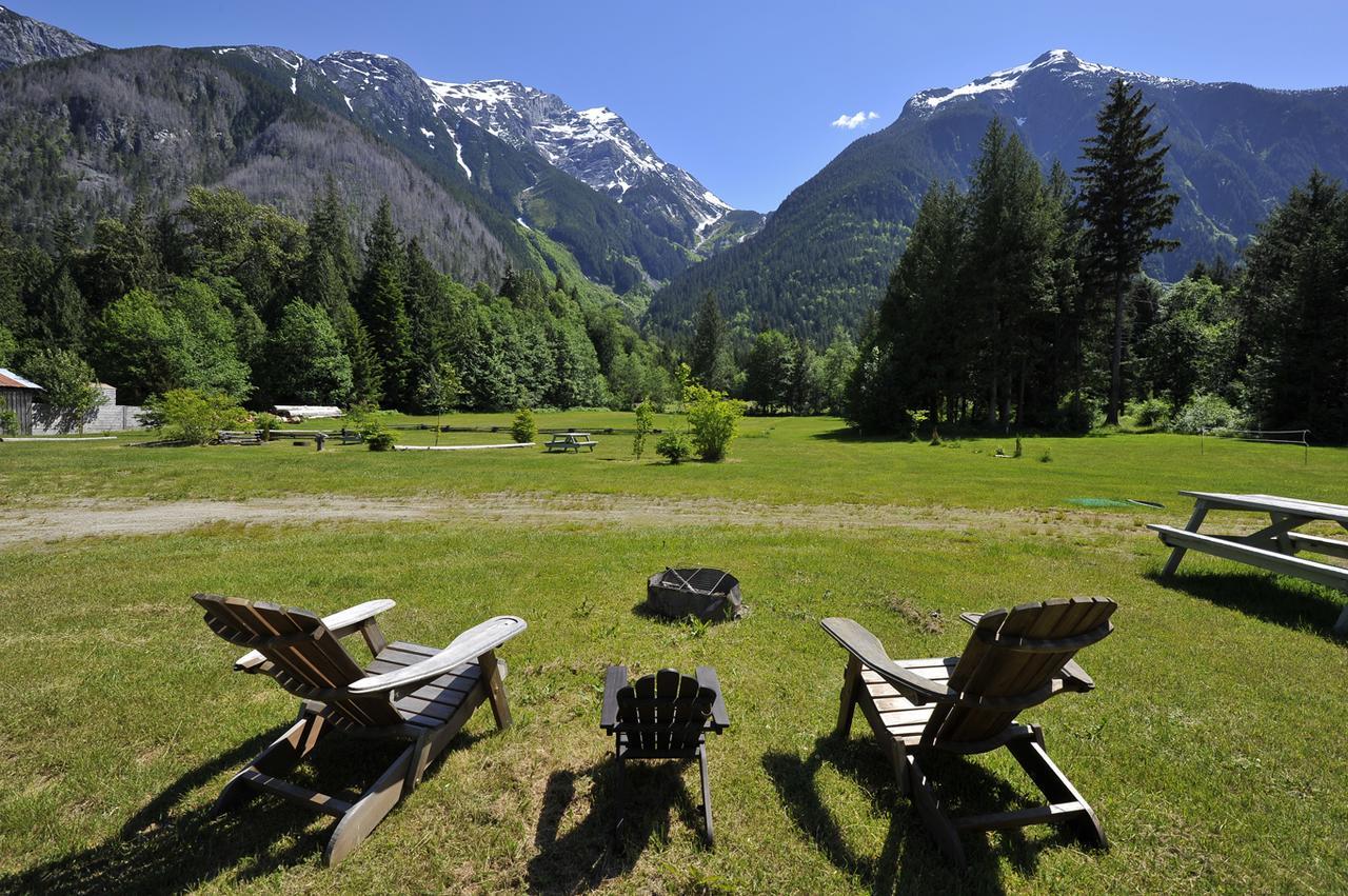 Bella Coola Eagle Lodge Экстерьер фото