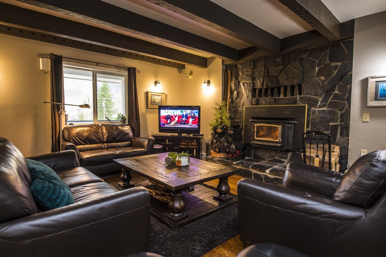 Bella Coola Eagle Lodge Экстерьер фото
