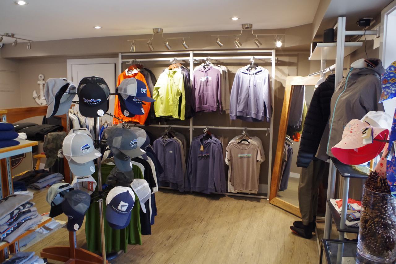Bella Coola Eagle Lodge Экстерьер фото